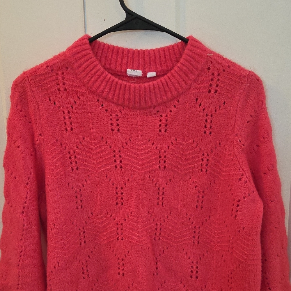 GAP Women's Vibrant Pink Crew Neck Sweater